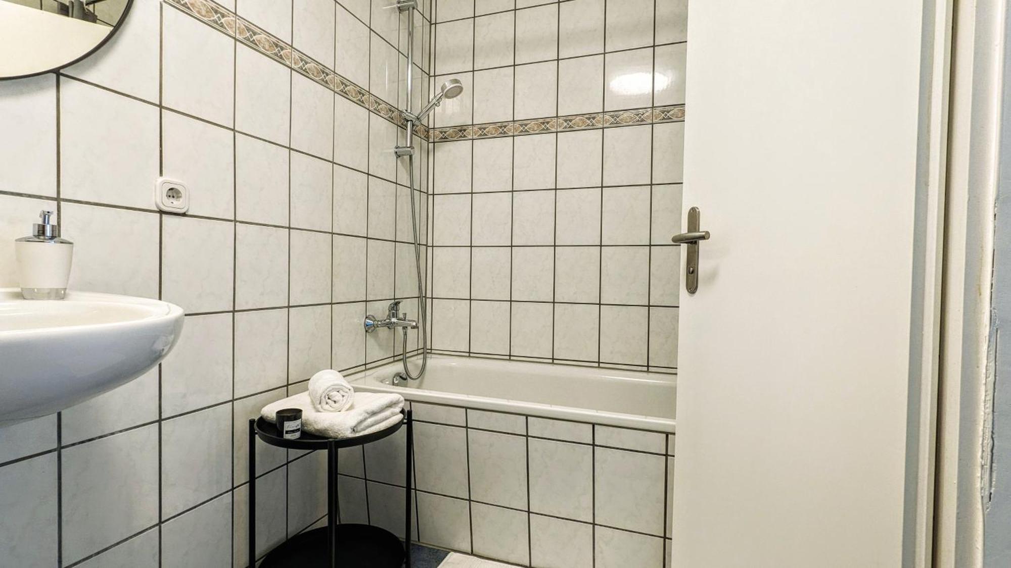 Tt Living Apartments Bonitas & Divinitas I 2 Schlafzimmer I Kueche I Vollbad I Waschmaschine Rellingen Dış mekan fotoğraf